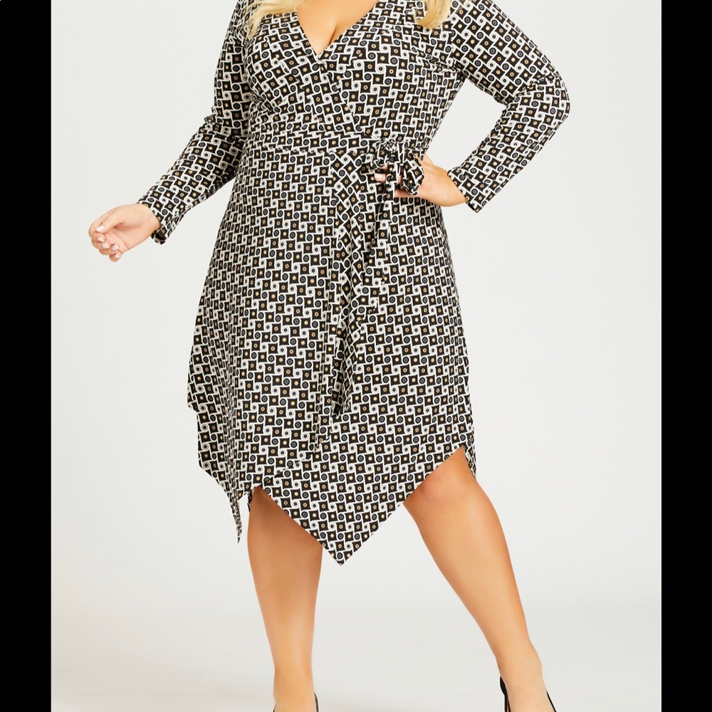 City Chic NWT’s Geometric Patterns Sofia Wrap Dress